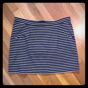 GAP medium mini skirt with POCKETS 😍